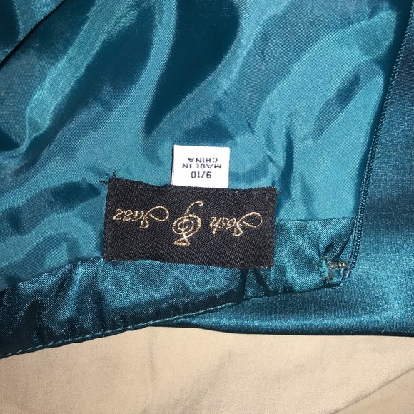 PROM DRESS - Picture 5 of 6